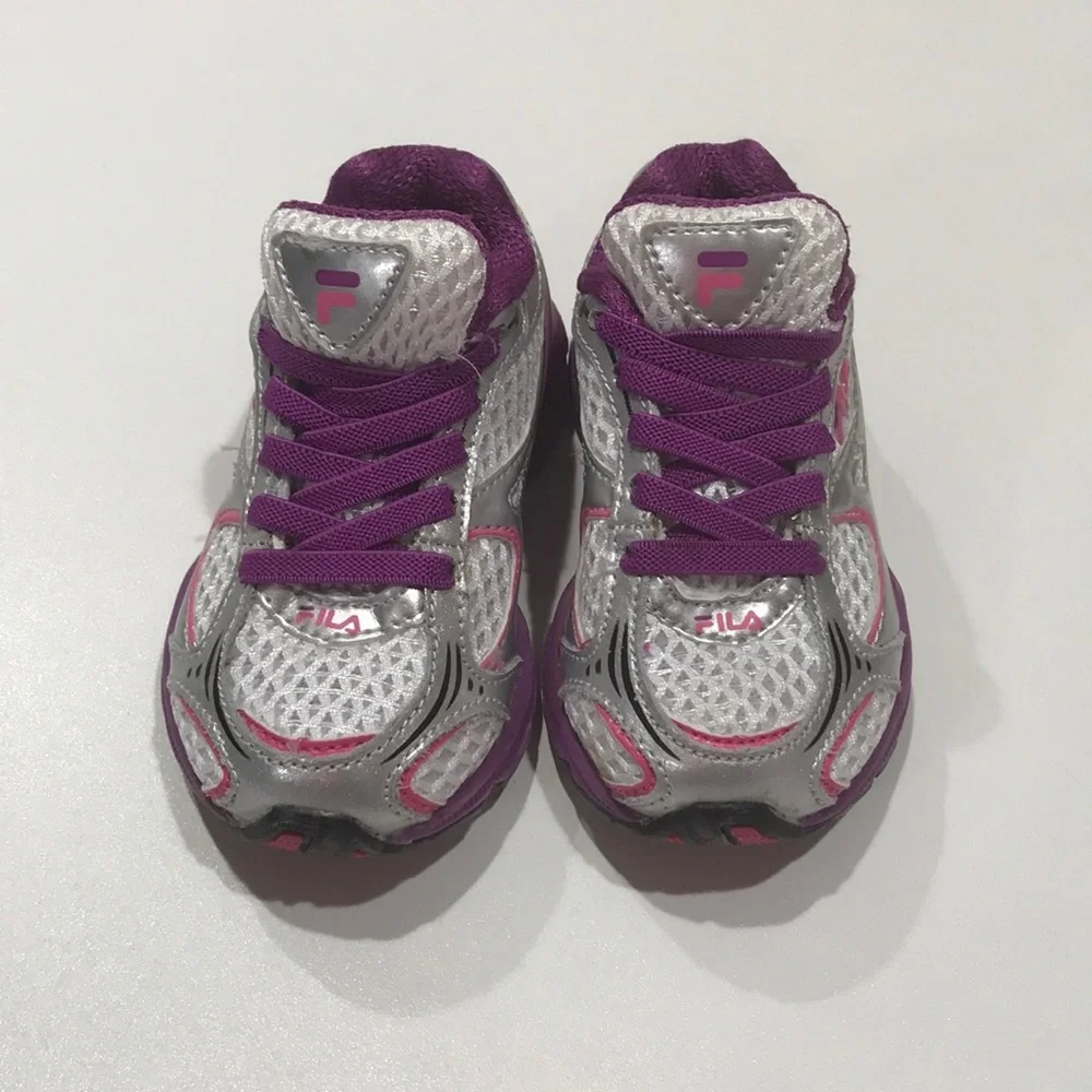 🌼🌼NWOT FILA Toddler Girl’s NWOT Purple/Silver Sneakers, size 7